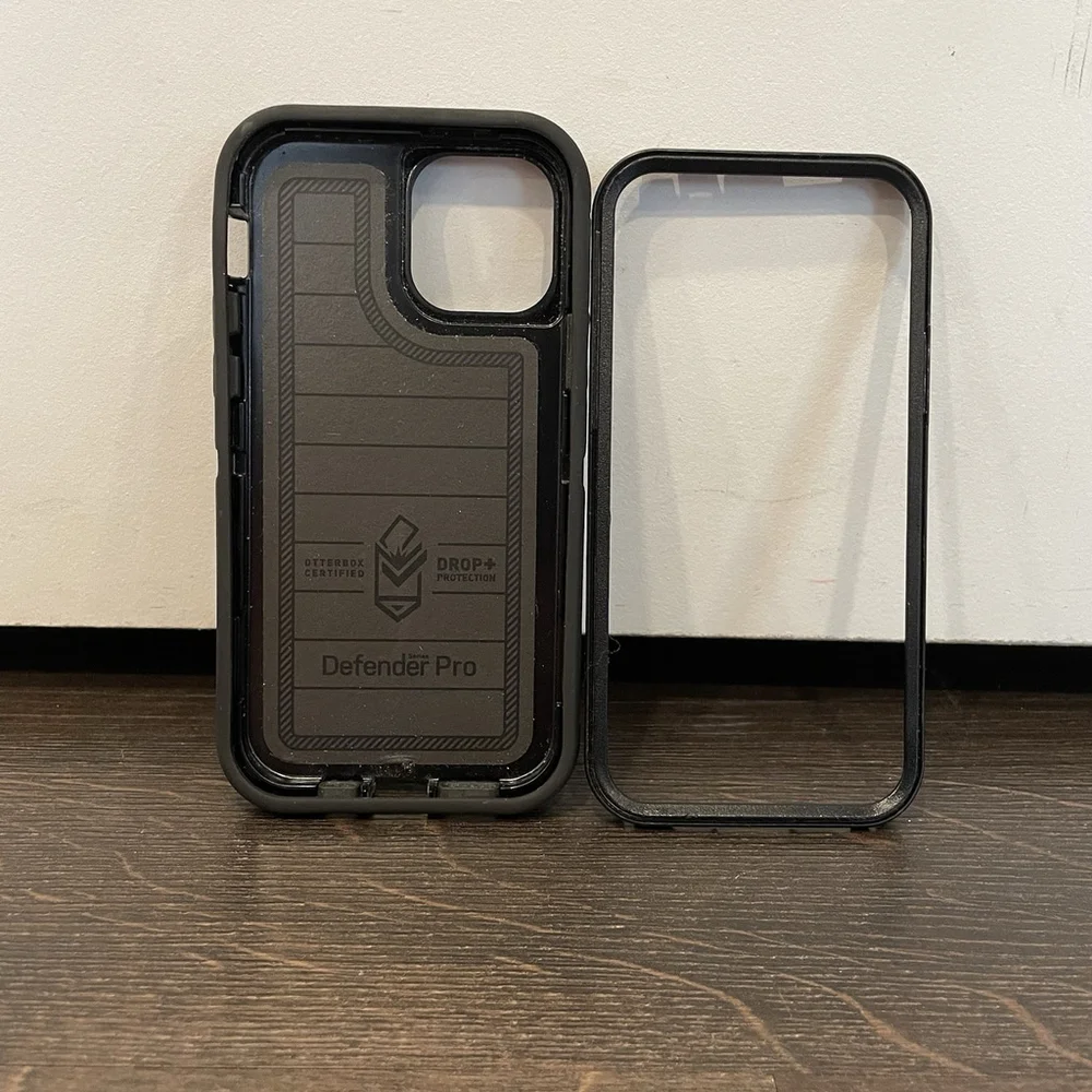 OTTERBOX Defender Pro Series Case for iPhone 12 - Black